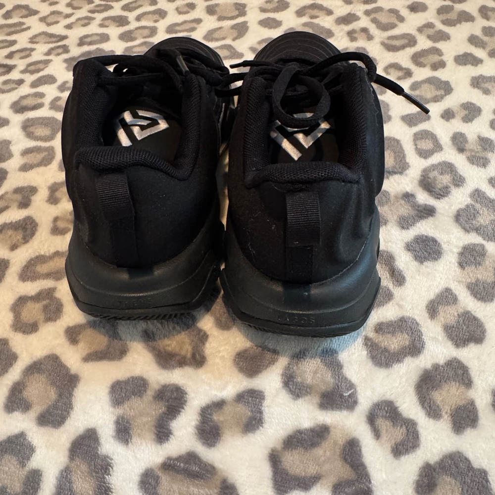 SIZE 3 BUNDLE OF KIDS SNEAKERS - Picture 3 of 13
